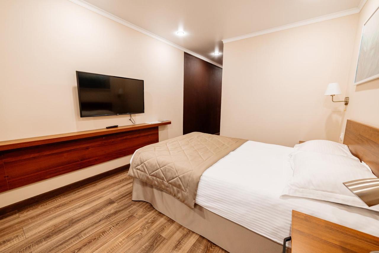 Chagala Hotel Uralsk Zewnętrze zdjęcie