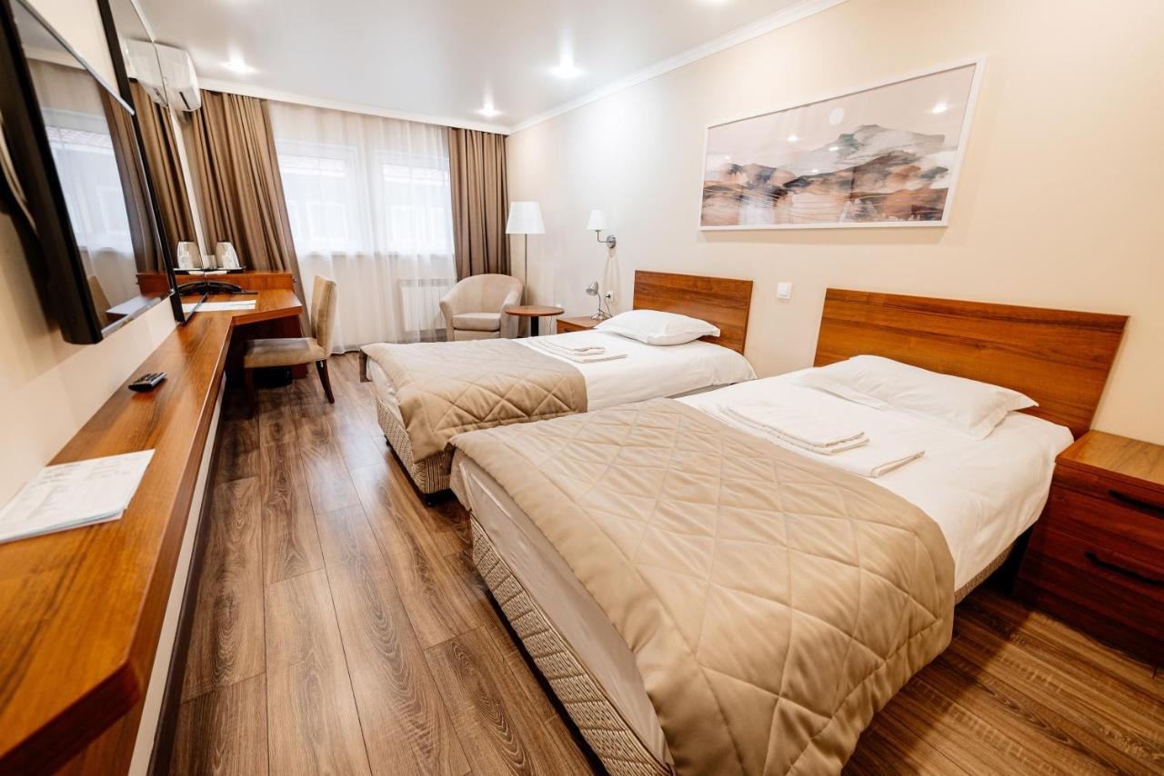 Chagala Hotel Uralsk Zewnętrze zdjęcie